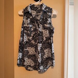 Women’s Floral Black and White Sleeveless Top